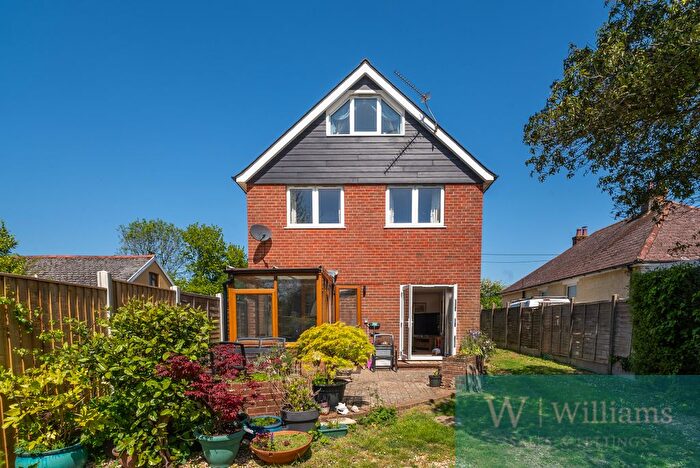 5 Bedroom Property For Sale In Lushington Hill, Wootton Bridge, Ryde, PO33