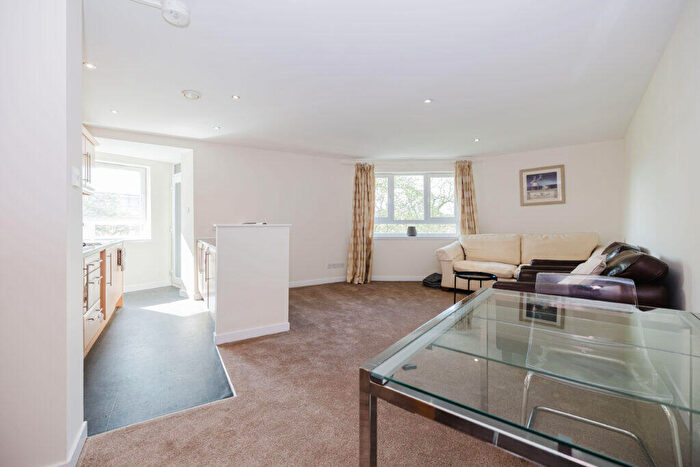 2 Bedroom Flat To Rent In L – Coburg Street, Edinburgh, EH6