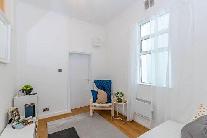 1 Bedroom Flat To Rent In Station Road, London, NW4