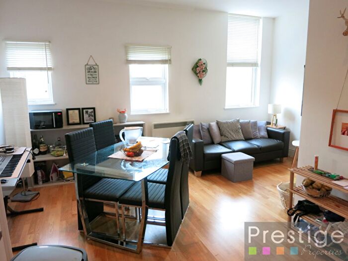 2 Bedroom Flat To Rent In Holloway Road, N7