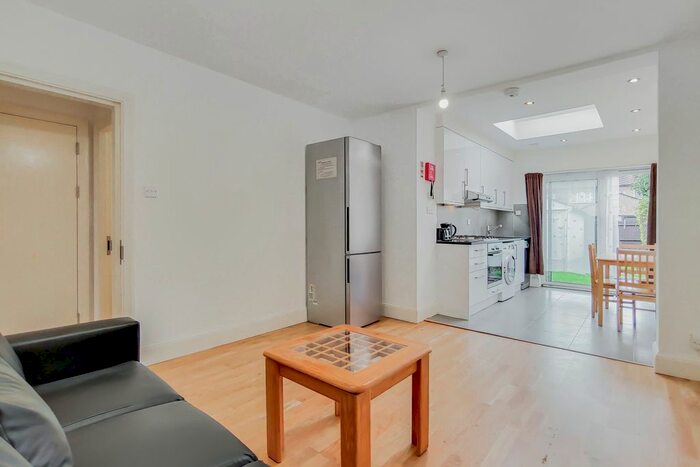 5 Bedroom Terraced House To Rent In Very Near Gunnesbury Gardens Area, Acton Town W3