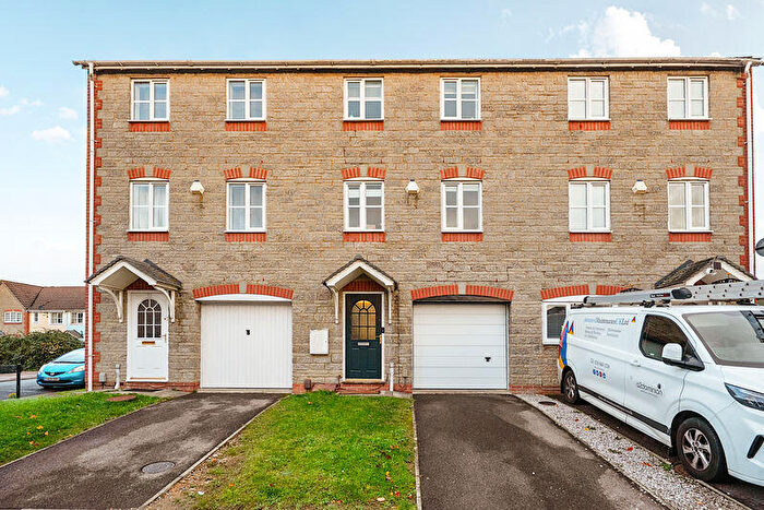 3 Bedroom Town House For Sale In Greater Leys, Oxford, OX4