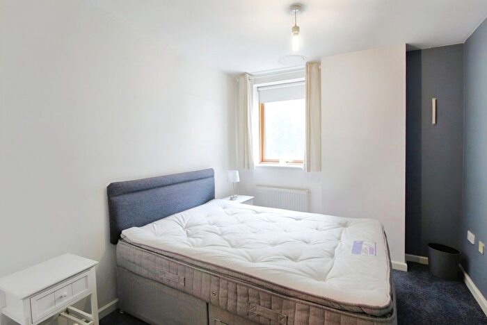 2 Bedroom Flat To Rent In Bowman Lane, Hunslet, Leeds, West Yorkshire, LS10