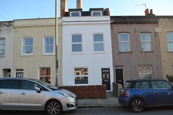 4 Bedroom Terraced House To Rent In Fountain Road, Tooting, London, Greater London, SW17