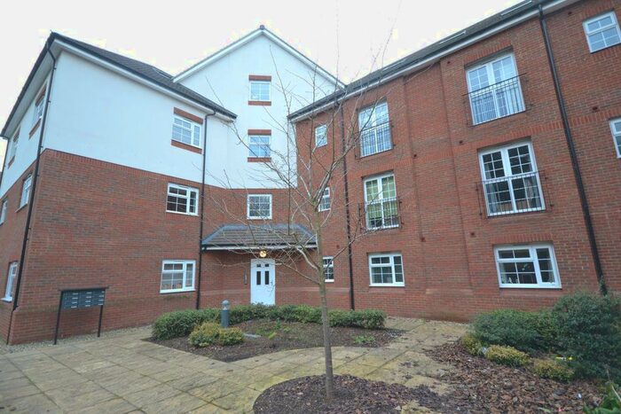 2 Bedroom Flat To Rent In Millstone Way, Harpenden AL5