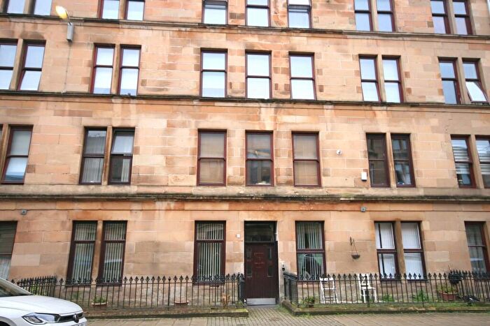 2 Bedroom Apartment To Rent In White Street, Spacious Bed Unfurnished Apartment, Partick - Available //, G11