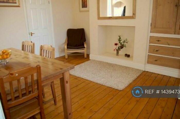 2 Bedroom Semi-Detached House To Rent In Argyle Street, Stockport, SK7