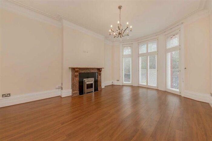 2 Bedroom Flat To Rent In Old Marylebone Road, London, NW1