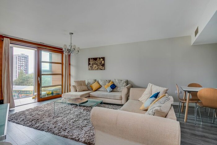 1 Bedroom Flat To Rent In Falcon Wharf, Lombard Road, Battersea, SW11