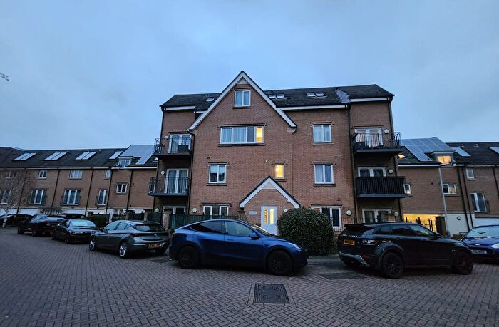 2 Bedroom Flat To Rent In Varcoe Gardens, Hayes, UB3