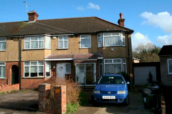 3 Bedroom Semi-Detached House To Rent In Carlyon Road, Hayes, UB4
