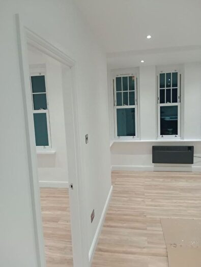 1 Bedroom Flat To Rent In Clairmont Gardens, Surbiton, London, KT6