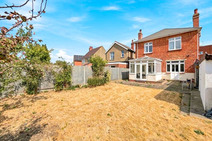 4 Bedroom Detached House For Sale In North Gate, Bletchley, MK2