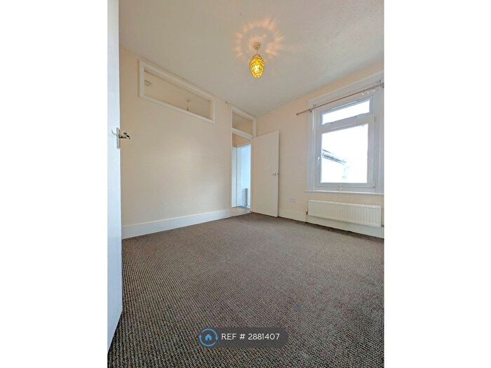 3 Bedroom Terraced House To Rent In Thorold Road, Chatham, ME5