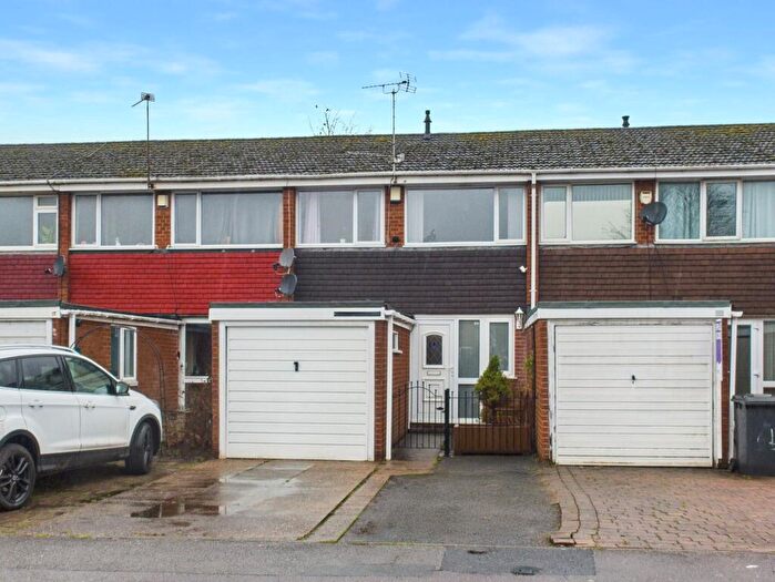 3 Bedroom Terraced House For Sale In Honeywood Drive, Nottingham, NG3