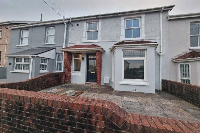 3 Bedroom Property To Rent In Station Road, Llanelli, SA14