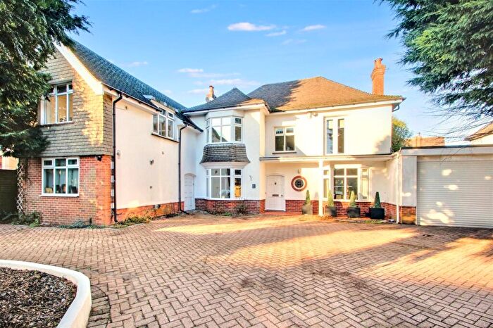 6 Bedroom Detached House For Sale In Poulters Lane, Worthing, BN14