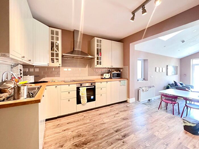 1 Bedroom House Of Multiple Occupation To Rent In Martin Way, Morden, Merton, SM4