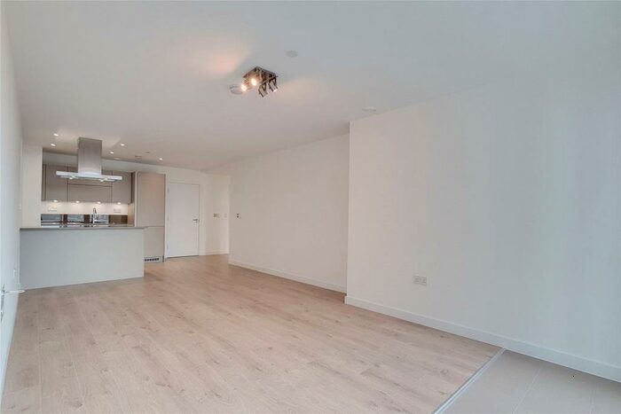 1 Bedroom Flat To Rent In Stratosphere Tower, Great Eastern Road, E15