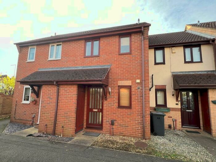 1 Bedroom Terraced House To Rent In Woodpecker Way, Northampton, NN4