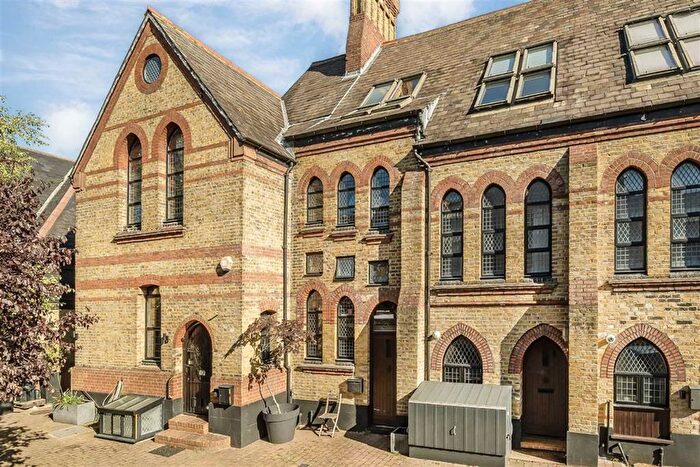 4 Bedroom Property For Sale In Rush Common Mews, Brixton Hill, SW2