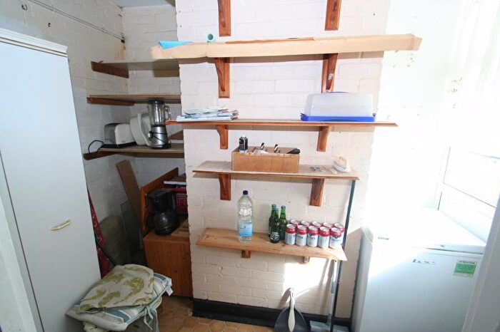 2 Bedroom Flat For Sale In Hamilton Ct, Drake Avenue, Worthing, BN12