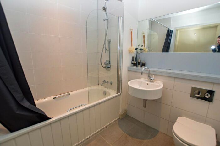 1 Bedroom Flat To Rent In Great Northern Tower, Watson Street, Deansgate, Manchester, M3