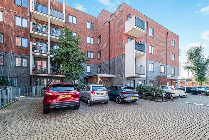 1 Bedroom Flat For Sale In Umbriel Place, London, E13