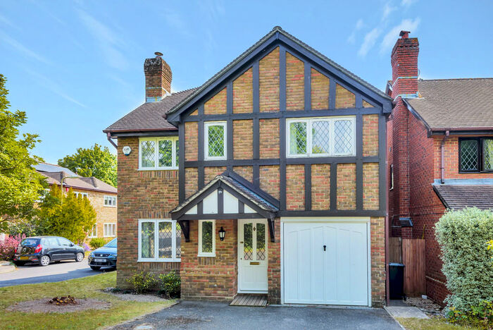 4 Bedroom Detached House To Rent In Halls Farm Close, Winchester, SO22