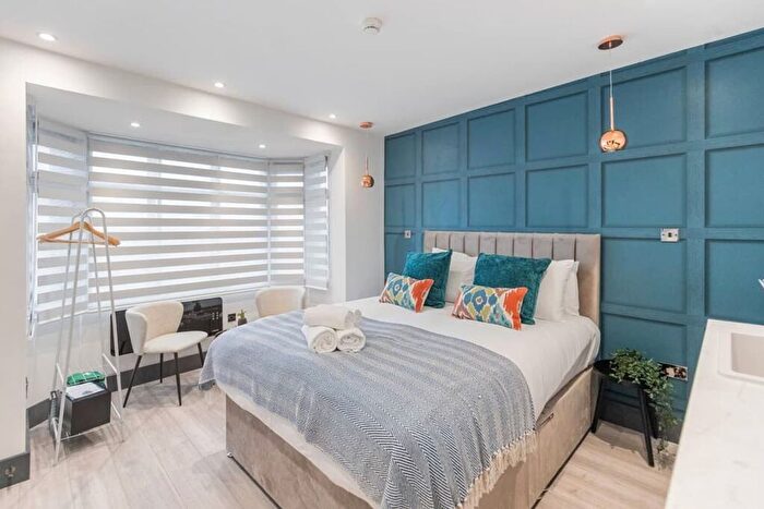 1 Bedroom Studio To Rent In Waverley Gardens, London, NW10