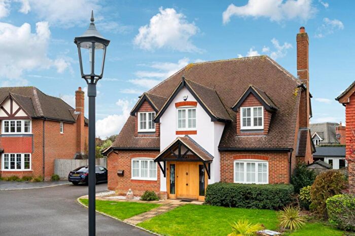 5 Bedroom Detached House For Sale In Buckland, HP22