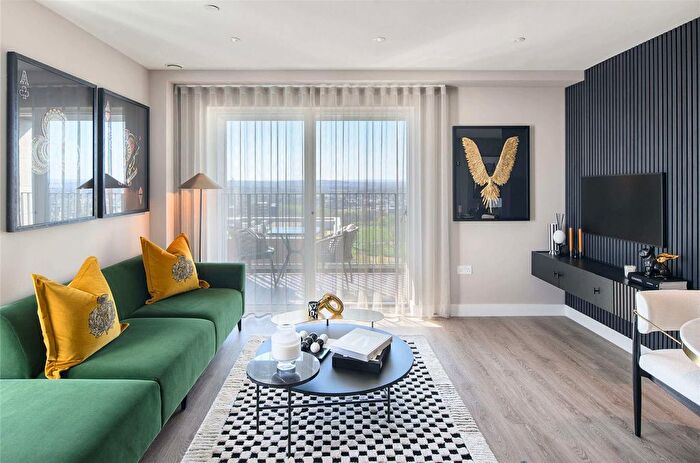 3 Bedroom Flat For Sale In Kidbrooke Village, Pegler Square, Birch House, Greenwich, London, SE3