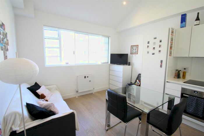 Studio To Rent In Sail Loft Court, Dod Street, London, E14