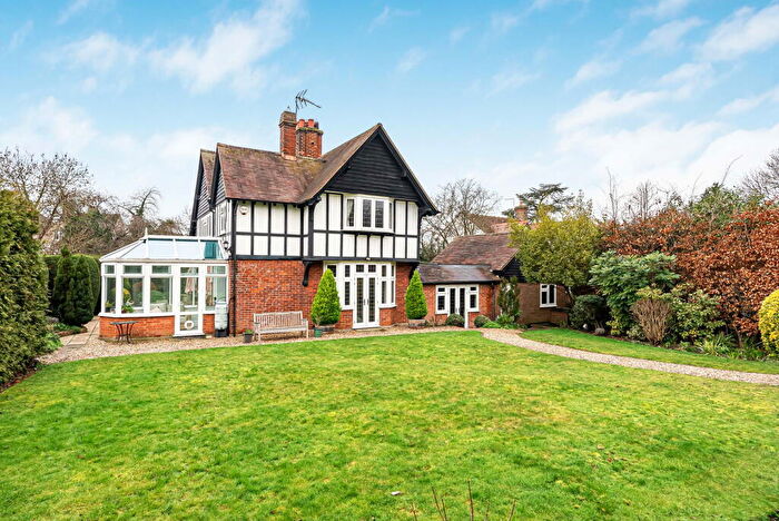 4 Bedroom Detached House For Sale In Epping Road, Roydon, CM19