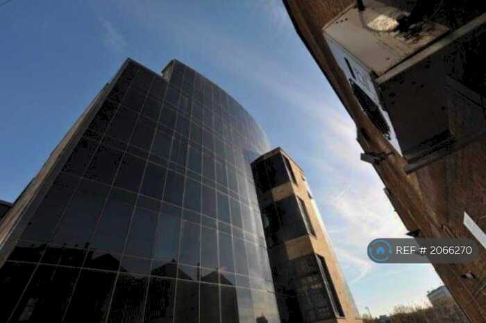 3 Bedroom Penthouse To Rent In Leeds Road, Bradford, BD1