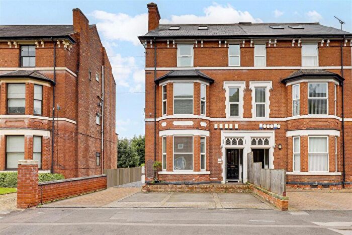 2 Bedroom Flat For Sale In Musters Road, West Bridgford, Nottinghamshire, NG2