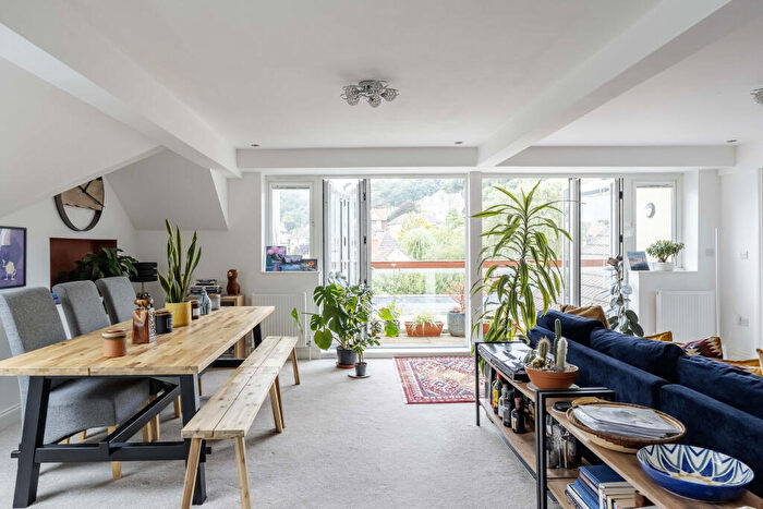 2 Bedroom Apartment For Sale In Kew Gardens, Kew Road, Weston-super-Mare, BS23