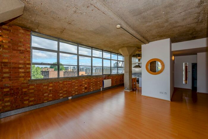 2 Bedroom Flat To Rent In Wenlock Road, London, N1