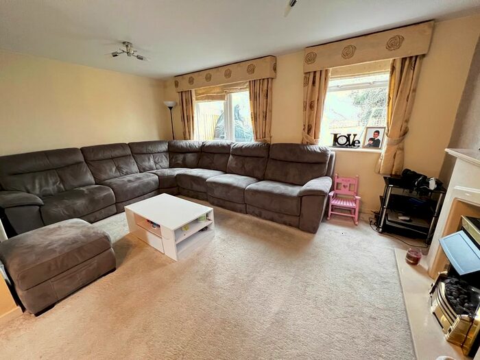 4 Bedroom Semi-Detached House To Rent In Daisy Meadow, Tipton, DY4