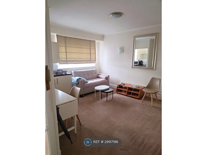 Studio To Rent In Sloane Avenue Mansions, London, SW3