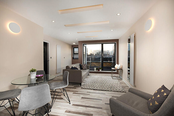 2 Bedroom Apartment To Rent In Turner Street, Whitechapel, London, E1