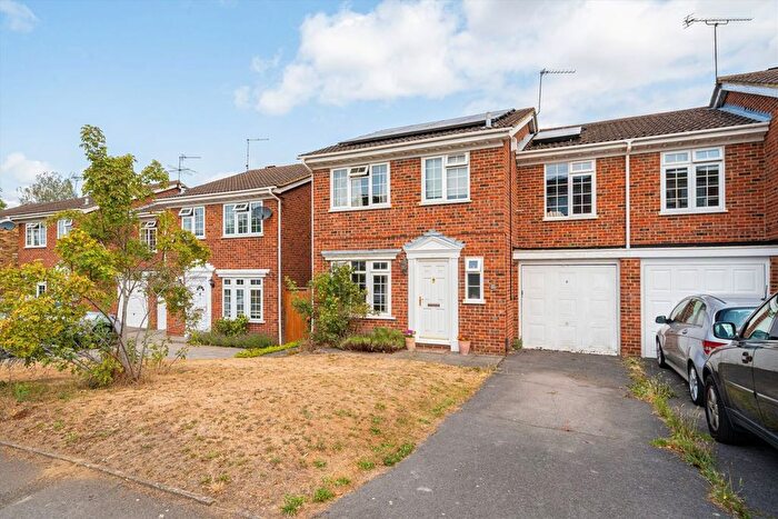4 Bedroom Property For Sale In Hillcrest, Weybridge, KT13