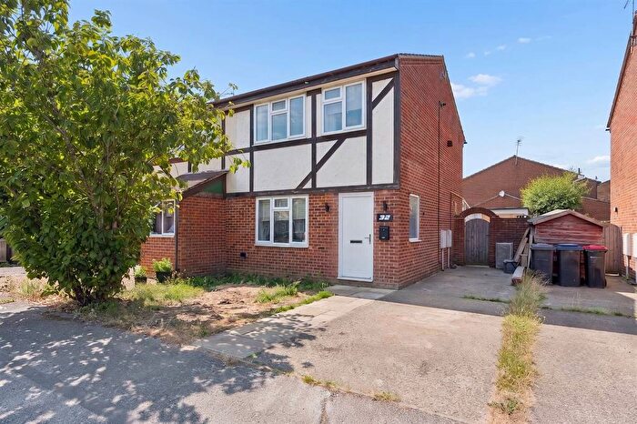 3 Bedroom Semi Detached House For Sale In Wrentham Avenue, Herne Bay, CT6