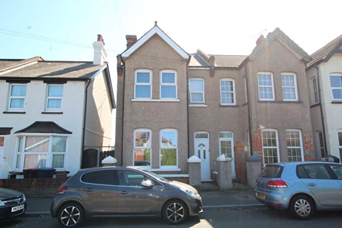 2 Bedroom Flat For Sale In Fleetwood Avenue, Herne Bay, CT6