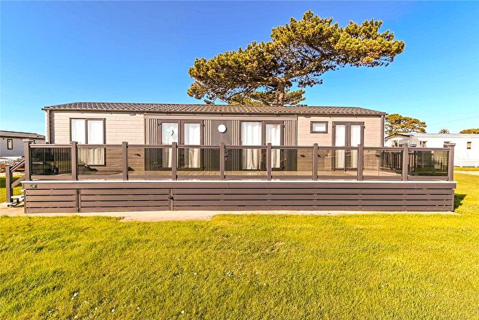 2 Bedroom Mobile/park Home For Sale In Chewton Sound, Hoburne Naish Holiday Park, Barton On Sea, Hampshire, BH25