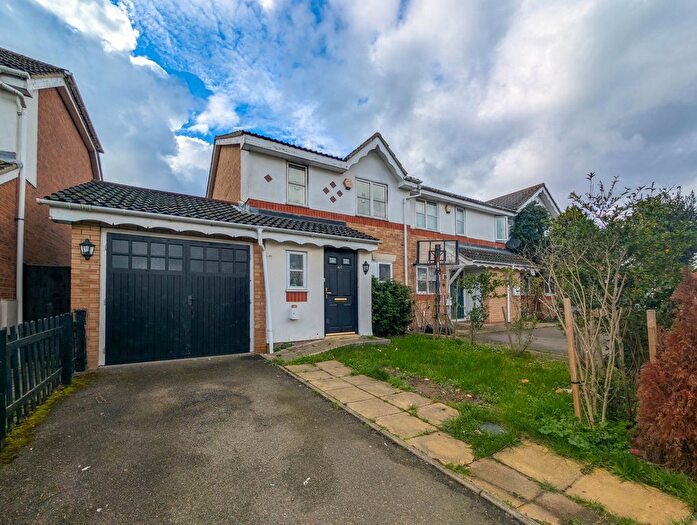 3 Bedroom End Terrace House To Rent In Hutchins Road, Thamesmead, SE28