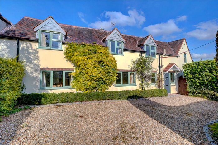 4 Bedroom Semi-Detached House For Sale In Hanbury Road, Hanbury, Bromsgrove, Worcestershire, B60