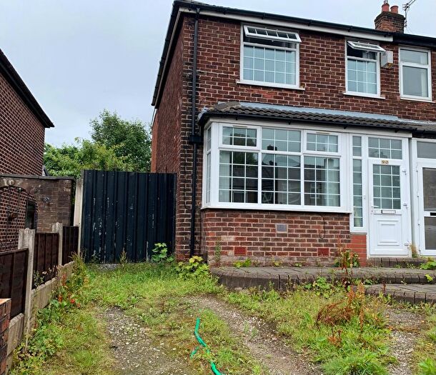 3 Bedroom Semi-Detached House To Rent In Kearsley Road, Manchester, M8