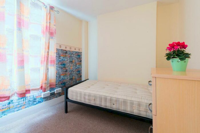 1 Bedroom House To Rent In B Belsize Lane, London, London, NW3