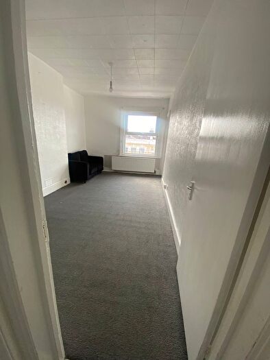 1 Bedroom Flat To Rent In Kilburn High Road, London, NW6